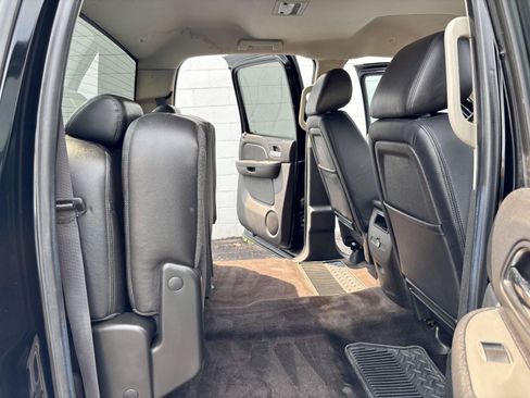 Used 2014 Chevrolet Silverado 2500 LTZ w/ LTZ Plus Package AWD/4WD image 17