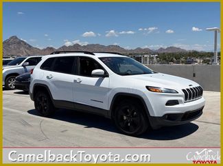 Used 2018 Jeep Cherokee Latitude w/ Altitude Package FWD video 1