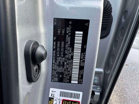 Used 2024 Toyota Highlander Limited image 10