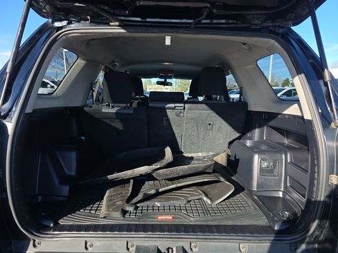 Used 2015 Toyota 4Runner SR5 image 17