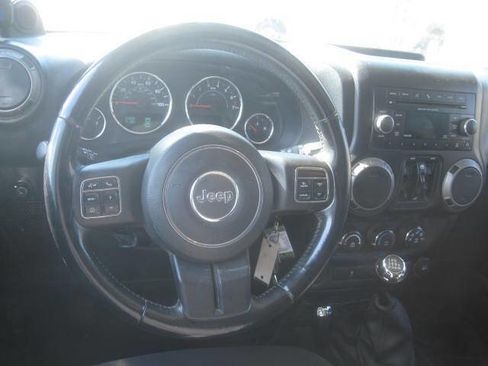 Used 2013 Jeep Wrangler Unlimited Sport image 18