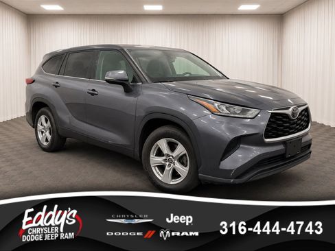 Used 2020 Toyota Highlander L FWD image 1