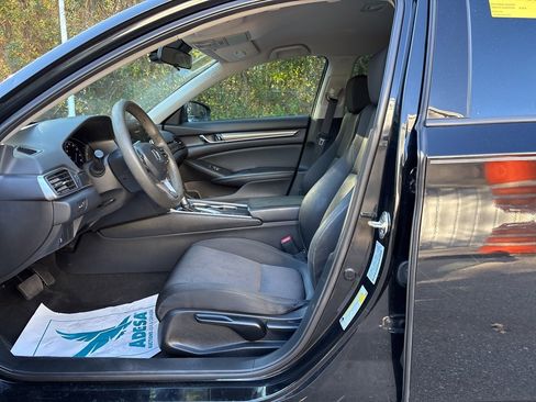 Used 2018 Honda Accord LX image 10