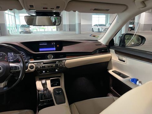 Used 2018 Lexus ES 350 w/ Premier Package FWD image 38