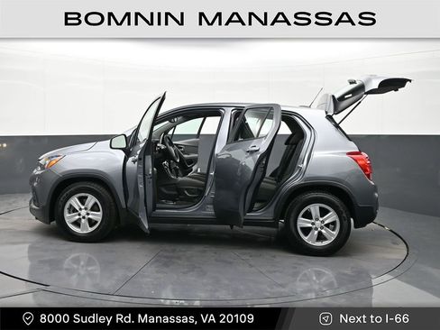 Used 2020 Chevrolet Trax LS image 37