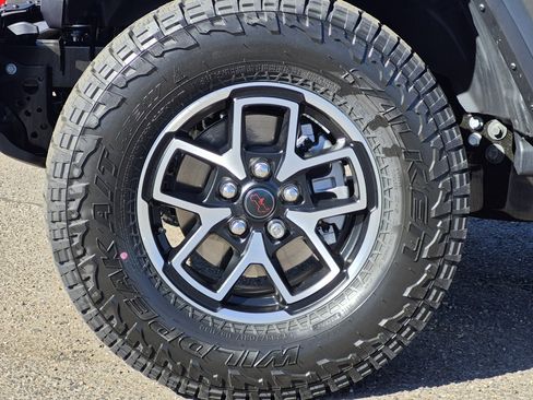 New 2026 Jeep Gladiator Rubicon w/ Steel Bumper Group image 11