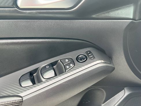 Used 2025 Nissan Altima 2.5 SV FWD image 19