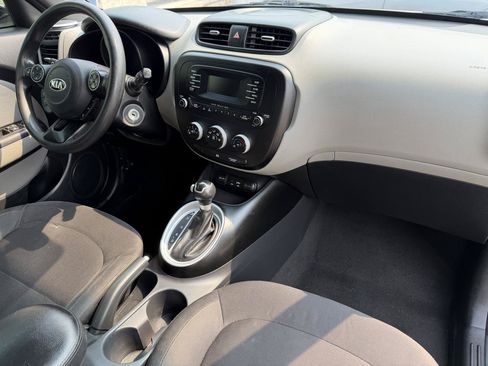 Used 2016 Kia Soul FWD image 19