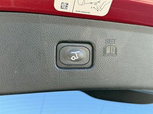 Certified 2019 Ford Edge SEL w/ Equipment Group 201A image 28