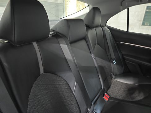 Used 2020 Toyota Camry XSE FWD image 12