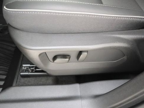 Used 2023 Buick Envision Essence image 10