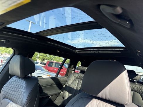 Used 2022 BMW X7 M50i AWD/4WD image 23