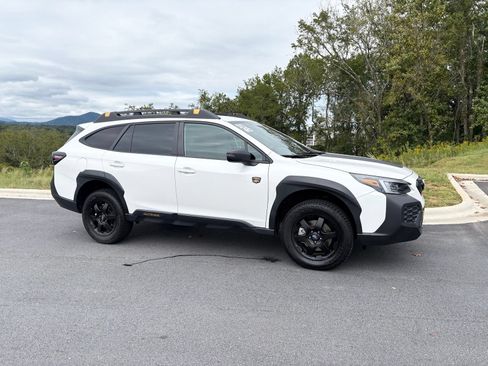Certified 2024 Subaru Outback Wilderness AWD/4WD image 7