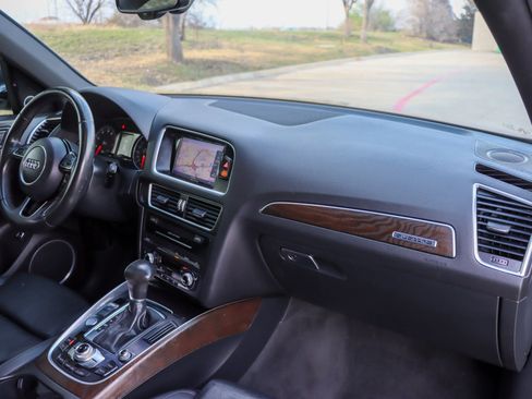 Used 2016 Audi Q5 2.0T Premium Plus w/ Technology Package image 23