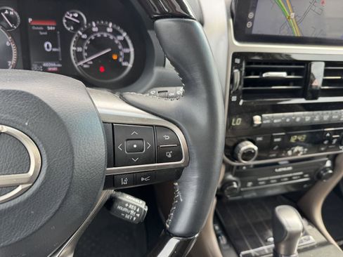 Used 2023 Lexus GX 460 Luxury image 11