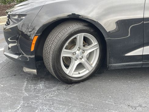 Used 2020 Chevrolet Camaro LT image 31