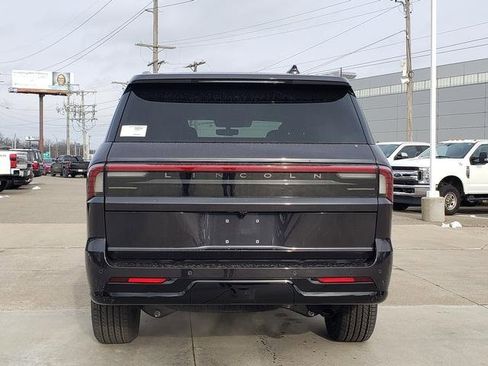 New 2025 Lincoln Navigator Reserve w/ Jet Appearance Package image 7