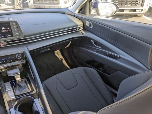 New 2025 Hyundai Elantra Blue image 16