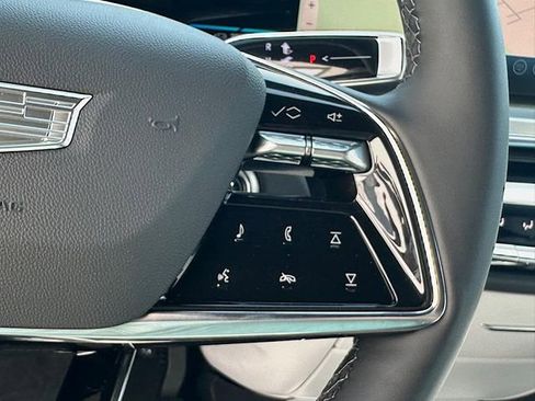 New 2025 Cadillac Lyriq Luxury image 19