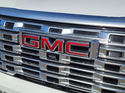 Used 2026 GMC Terrain Denali AWD/4WD image 10