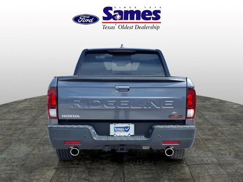 Used 2025 Honda Ridgeline TrailSport image 4