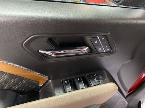 Certified 2024 GMC Canyon Denali image 18