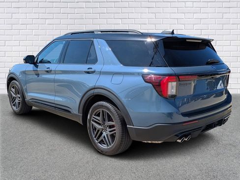 Used 2025 Ford Explorer ST AWD/4WD image 3