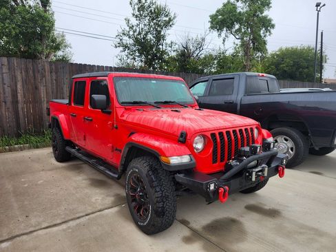 Used 2023 Jeep Gladiator Sport image 4