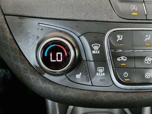 Used 2020 Chevrolet Malibu LT FWD image 22