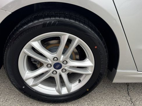 Used 2018 Ford Fusion SE w/ Fusion SE Technology Package image 13