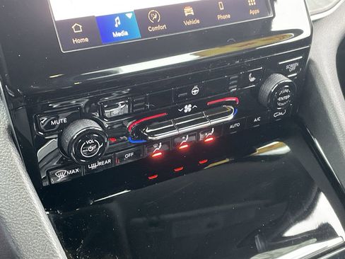 Used 2022 Jeep Grand Cherokee L Limited image 34