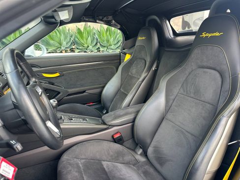 Used 2020 Porsche 718 Boxster Spyder RWD image 5