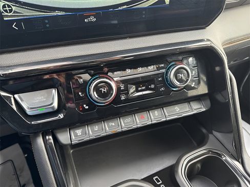 Used 2025 GMC Sierra 2500 AT4 w/ AT4 Premium Plus Package image 27