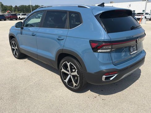 Certified 2025 Volkswagen Taos SEL AWD/4WD image 4