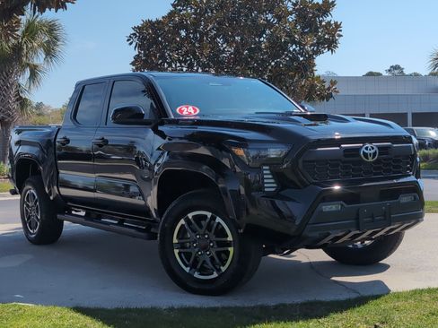 Certified 2024 Toyota Tacoma TRD Sport image 2