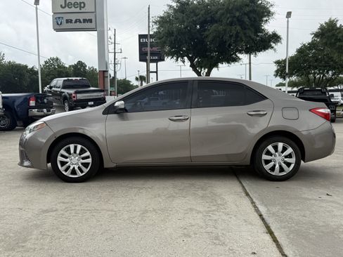 Used 2015 Toyota Corolla LE FWD image 8