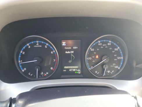 Used 2018 Toyota RAV4 XLE image 24