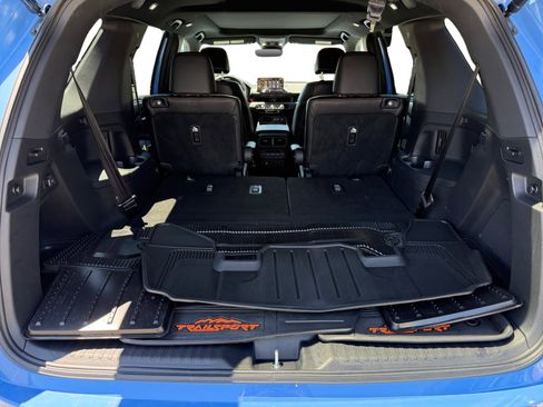 Used 2025 Honda Pilot TrailSport image 17
