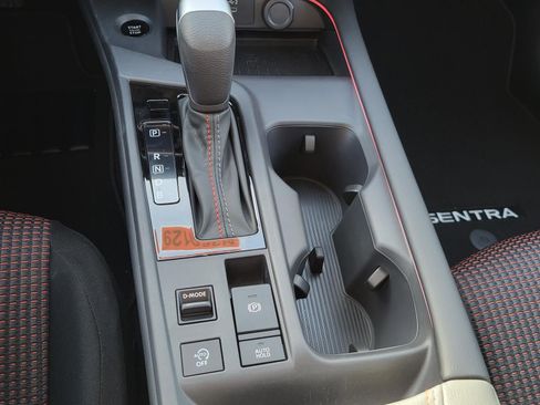 New 2026 Nissan Sentra SR w/ Floor Mat Package image 22