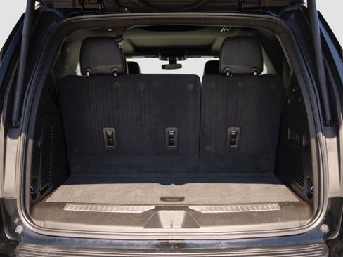 Used 2021 Chevrolet Tahoe Z71 w/ Z71 Off-Road Package image 15