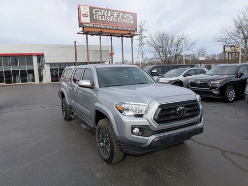 Used 2020 Toyota Tacoma SR5 image 2