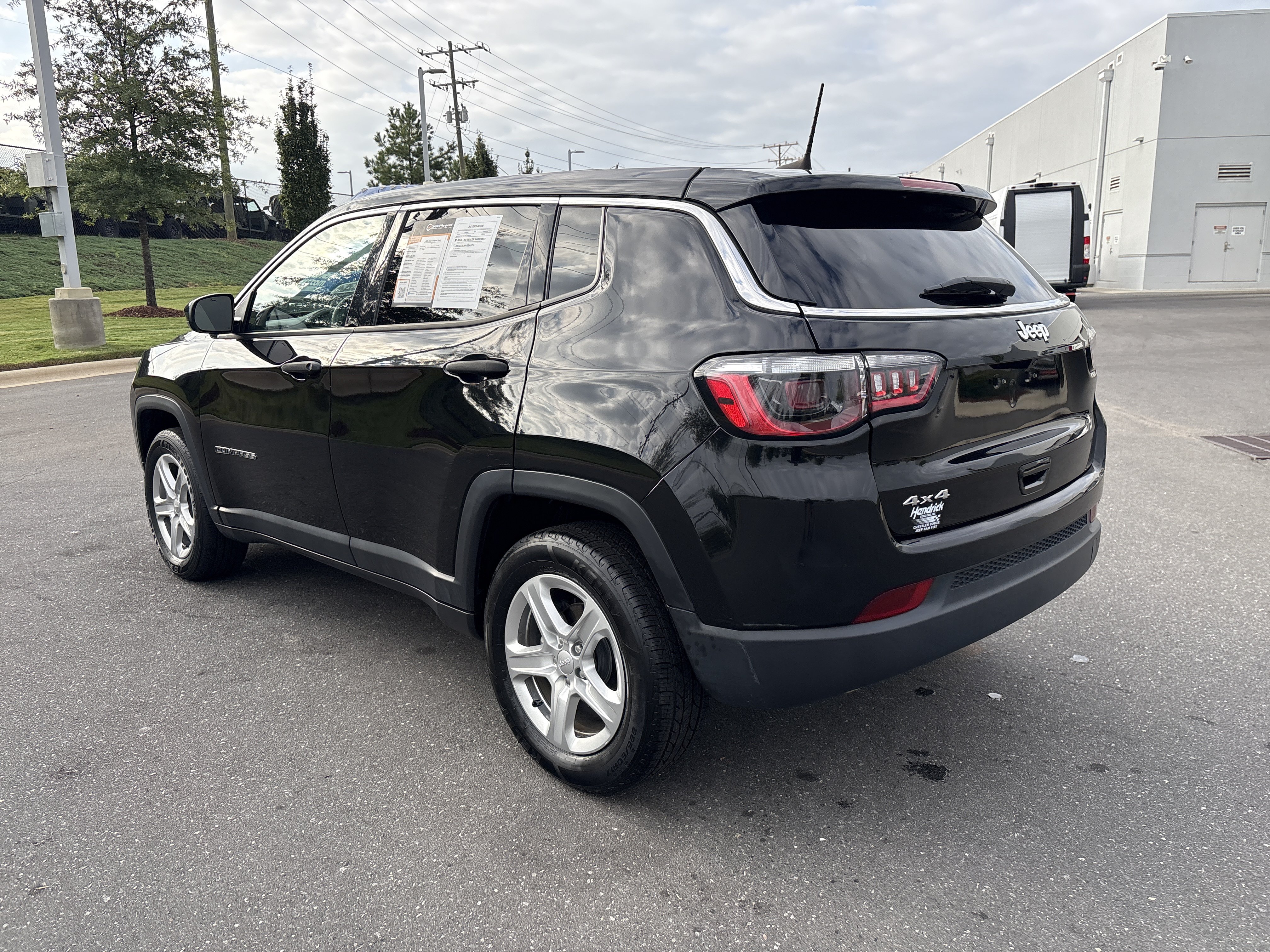 Used 2023 Jeep Compass Sport AWD/4WD image 7