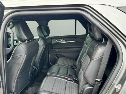 Used 2025 Ford Explorer ST-Line w/ ST-Line Street Pack AWD/4WD image 29
