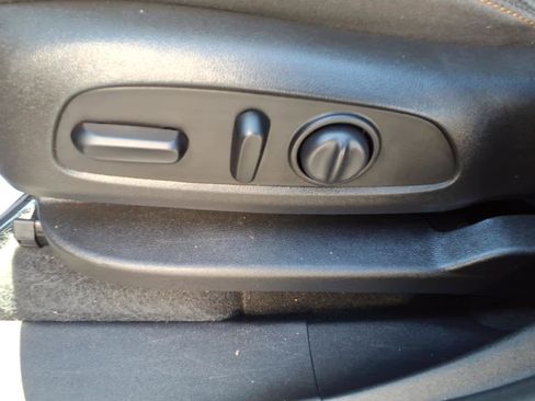 Used 2018 Chevrolet Equinox LT image 12