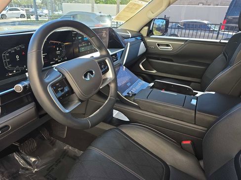 Certified 2025 INFINITI QX80 Sensory image 16