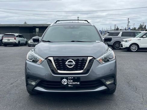 Used 2020 Nissan Kicks SR w/ SR Premium Package FWD image 6