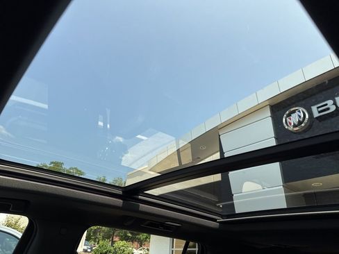 Used 2022 Chevrolet Suburban RST w/ Luxury Package image 41