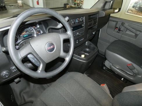 Used 2023 GMC Savana 2500 w/ Driver Convenience Package image 8