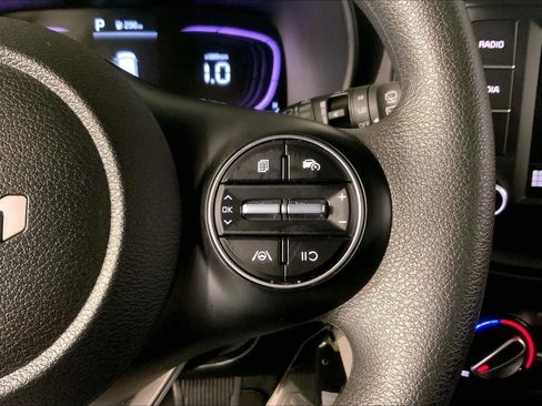 Used 2025 Kia Soul LX w/ LX Technology Package FWD image 19