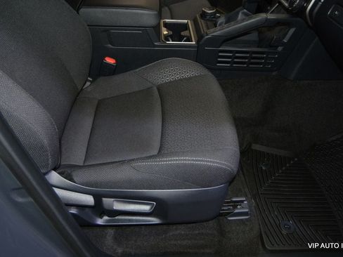 Used 2025 Toyota 4Runner SR5 AWD/4WD image 22